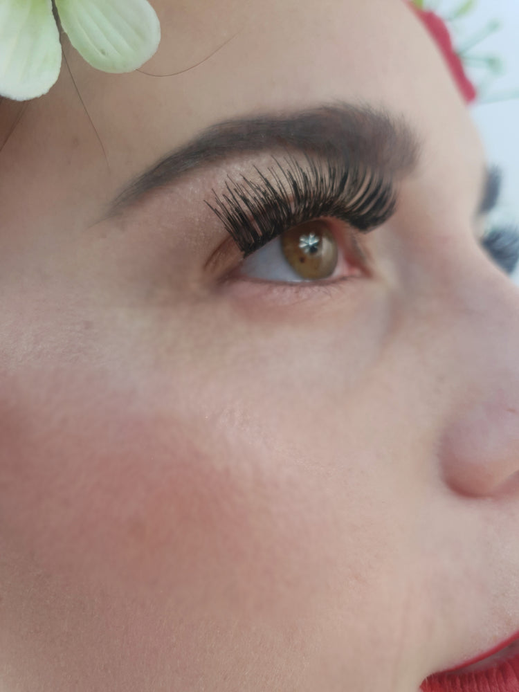 Sarah Magnetic Eyelash Extensions